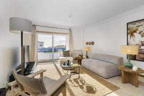 WHome Surfer's Paradise Retreat: Digital Nomads & Remote Workers